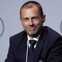 Ceferin anuncia líneas más anchas en el fuera de juego