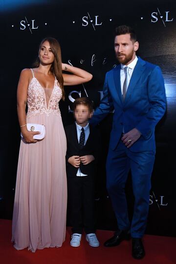 Leo Messi junto a Antonella Roccuzzo y su hijo. 