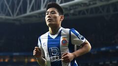 Wu Lei celebra su gol ante el Barcelona. 