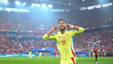 Ferran celebra su gol a Albania.