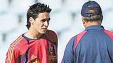 <b>MOLESTIAS.</B> Vicente, en el momento en que se resintió ayer.