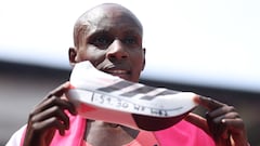 La alegría de Sabastian Sawe tras el récord del mundo