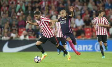 Raúl García (left) went close with a second-half shot that flew just wide.