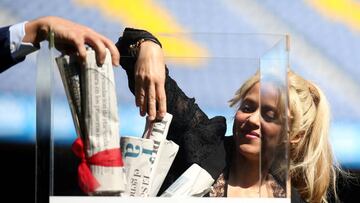 Colombian singer Shakira takes part in a charity event with FC Barcelona at Camp Nou stadium in Barcelona, Spain March 28, 2017. REUTERS/Albert Gea