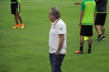 El Presidente de la Federación mexicana de Fútbol estuvo presente en el entrenamiento de la selección Mexicana