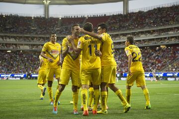 Una de las noches más celebradas por el americanismo en un Clásico Nacional se desarrolló en la edición del Clausura 2014. Las Águilas propinaron un 4-0 al Rebaño, una de las victorias más holgadas en la historia de la rivalidad y además fue en calidad de visitante. Quien brilló aquella noche fue Luis Gabriel Rey, quien logró par de anotaciones y colaboró en el tanto de Jiménez. 