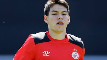 Chucky Lozano se reintegra a los entrenamientos con el PSV
