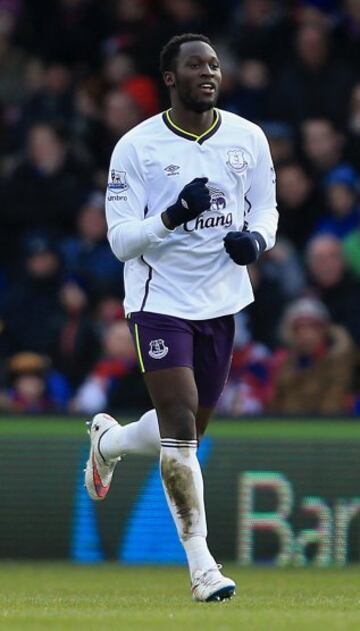 Romelu Lukaku (Everton) acompaña en el primer lugar a Sánchez, con un 87% de eficacia en las presencias en su club.
