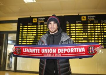 CARL MEDJANI defensa argelino procedente del Trabzonspor ha fichado por el Levante 