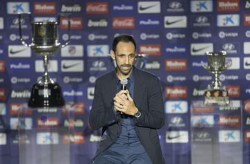 El lateral derecho se ha despedido del club rojiblanco tras 355 partidos y siete títulos en una conferencia de prensa en el Wanda Metropolitano.