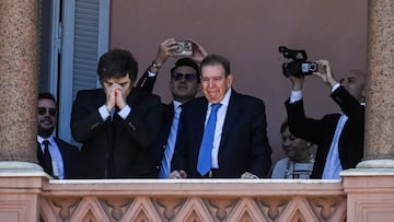 Venezuelan opposition leader Edmundo Gonzalez stands next to Argentina's President Javier Milei, at Casa Rosada presidential palace in Buenos Aires, Argentina, January 4, 2025. REUTERS/Mariana Nedelcu