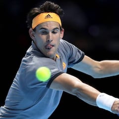 Resumen y resultado del Federer - Thiem en directo: Federer tropieza en su estreno