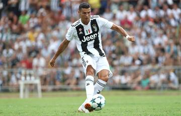 Cristiano marcando el primer gol con la camiseta de la Juve.