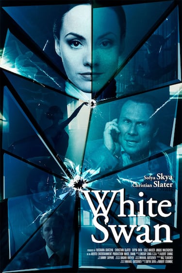 22.40/NOVA Película: Cisne Blanco NOVA nos trae una película protagonizada por Cole Hauser, Svetlana Tsvichenko, Sofya Skya y Christian Slater entre otros y que trata sobre La vida de Maya, una reconocida bailarina de ballet ruso, da un vuelco cuando aparece muerto su esposo y se entera de que éste acababa de transferir una gran suma de dinero a una cuenta privada.