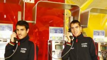 <b>DESPEDIDA EN BARAJAS. </b>Ruiz, Casado y Rodríguez (de izquierda a derecha), ayer en Barajas, desde donde volaron a Turín junto a otros miembros de la Selección.