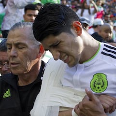 Alan Pulido sale por lesión; peligra su participación en Copa Oro