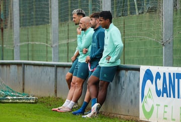 Arana, Ekain y Jeremy estarán disponibles contra el Sporting.