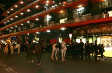 Los seguidores increparon al equipo a su llegada a Mestalla.