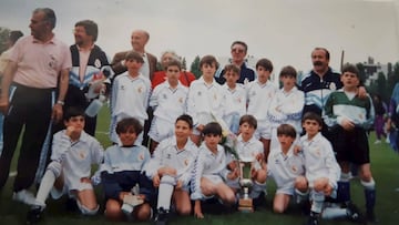 Casillas, de pie, el primero de la derecha. Junto a &eacute;l, Cecilio Garc&iacute;a Alca&ntilde;iz.