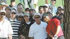 Tiger Woods veta a dos periodistas de televisión