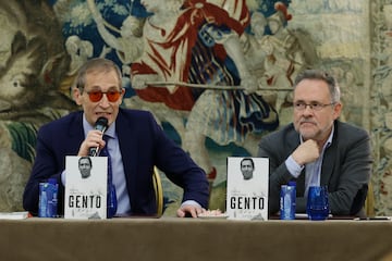 José Luis Llorente presenta 'Gento Real' junto a Jesús Bengoechea.