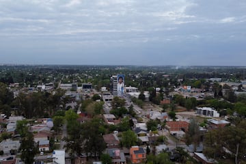 El artista argentino Maxi Bagnasco está terminando un gran mural que se ha expuesto en Canning, un barrio de las afueras de la ciudad argentina, con motivo de lo que sería el 62 cumpleaños de la leyenda el 30 de octubre.  