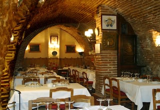 Un creador de contenido entra al restaurante más antiguo del mundo, en Madrid, y alucina con su cocina: “La historia sabe mejor”