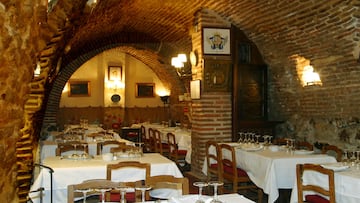 Un creador de contenido entra al restaurante más antiguo del mundo, en Madrid, y alucina con su cocina: “La historia sabe mejor”