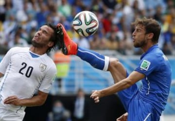 Alvaro Gonzalez y Claudio Marchisio.