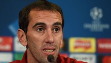 Atletico Madrid's Uruguayan defender Diego Godin attends a press conference at the King Power stadium in Leicester, central England, on April 17, 2017 ahead of their UEFA Champions League quarter-final second leg football match against Leicester City on April 18. / AFP PHOTO / PAUL ELLIS