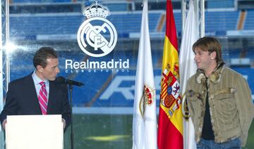 Llegó en enero de 2006, lesionado y con algunos kilos de más, por 5,5 millones. Duró esa temporada y la siguiente (29 partidos y cuatro goles). En mayo de 2008, el rebelde jugador fue traspasado gratis a la Sampdoria.
