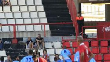 <b>ALEGRÍA. </b>El Huesca celebra un tanto ante la desesperación grana.