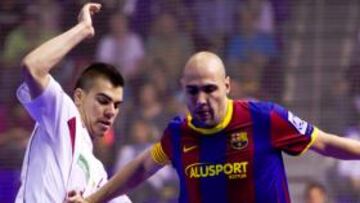 El Barça sufre con el Caja Segovia pero iguala la final