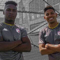 Santa Fe y una camiseta en homenaje al escudo de Bogotá