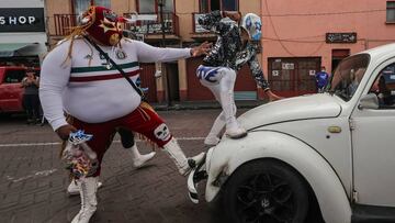 Lucha libre para concienciar del uso de mascarillas