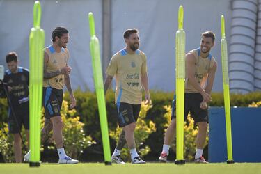 Will Messi play today for Argentina vs Peru?
