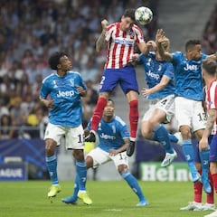 Una Juventus de casi 1,85 no pudo contener a Giménez