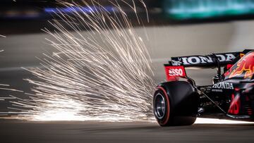 33 VERSTAPPEN Max (nld), Red Bull Racing Honda RB16B, action during Formula 1 Gulf Air Bahrain Grand Prix 2021 from March 26 to 28, 2021 on the Bahrain International Circuit, in Sakhir, Bahrain - Photo Fr&eacute;d&eacute;ric Le Floc?h / DPPI
 AFP7 
 27/03/2021 ONLY FOR USE IN SPAIN