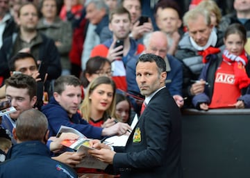 Ryan Giggs. Jugador-entrenador del Manchester United. Ni en los peores momentos ha abandonado a su club de toda la vida.