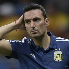 Scaloni se excusa: "Me parece lamentable la cancha"