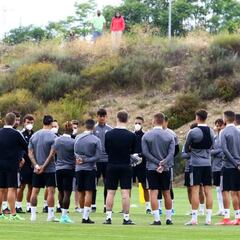 La Ponferradina del centenario ya toca balón