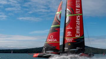 Imagen de una de las embarcaciones del Emirates Team New Zealand.