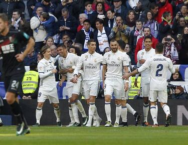 Zidane: "Cristiano deserves more than 4 Ballon d'Or awards"