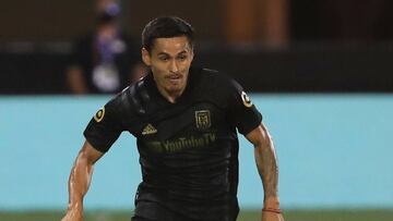 El hondure&ntilde;o se mantuvo en la cancha apenas por 7 minutos y tras sufrir una lesi&oacute;n muscular, abandon&oacute; el terreno de juego en el triunfo de LAFC sobre Seattle Sounders.