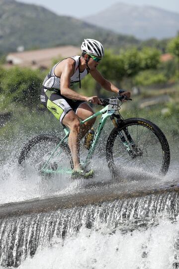 El Tri Cross Navaluenga refrescó el inicio del verano