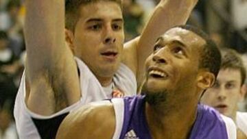 <strong>NO BASTÓ.</strong> El gran partido de Hosley y Llul no bastó en Belgrado a un Madrid errático.