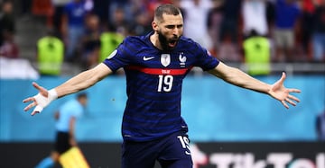 Karim Benzema en un partido con la Selección de Francia.