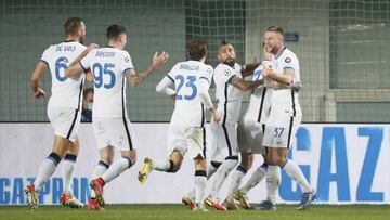 Soccer Football - Champions League - Group D - Sheriff Tiraspol v Inter Milan - Bolshaya Sportivnaya Arena, Tiraspol, Moldova - November 3, 2021 Inter Milan's Milan Skriniar celebrates scoring their second goal with teammates REUTERS/Gleb Garanich
