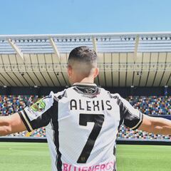 Por qué hay un meme en la nueva camiseta de Alexis Sánchez en Udinese