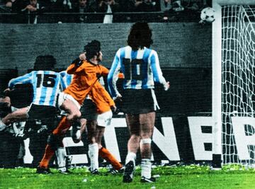 Argentina 1978: Kempes da el ansiado triunfo a la albiceleste